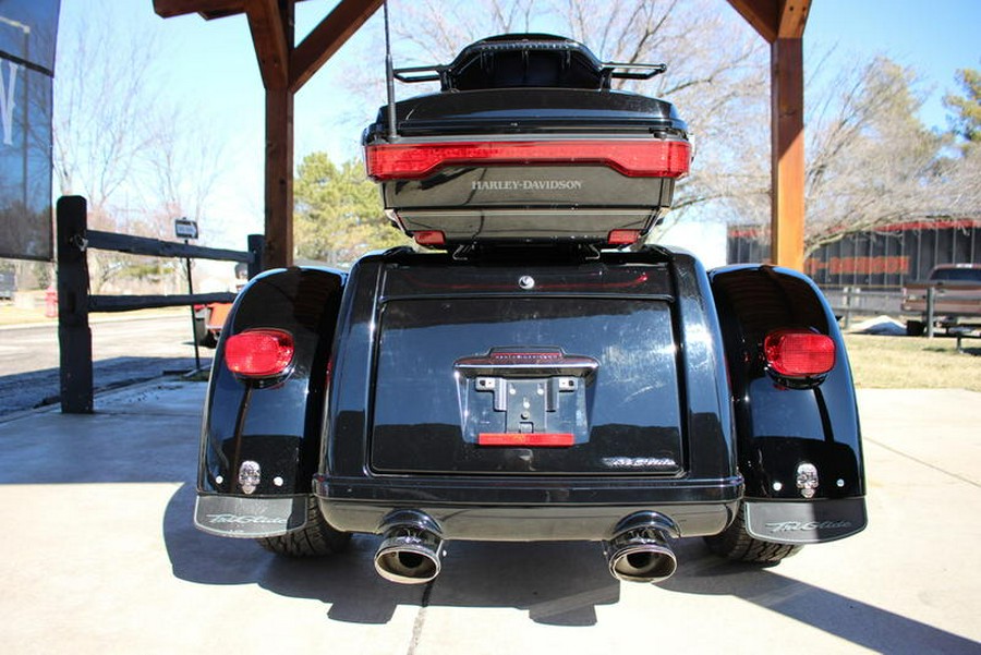 2017 Harley-Davidson® FLHTCUTG - Tri Glide® Ultra