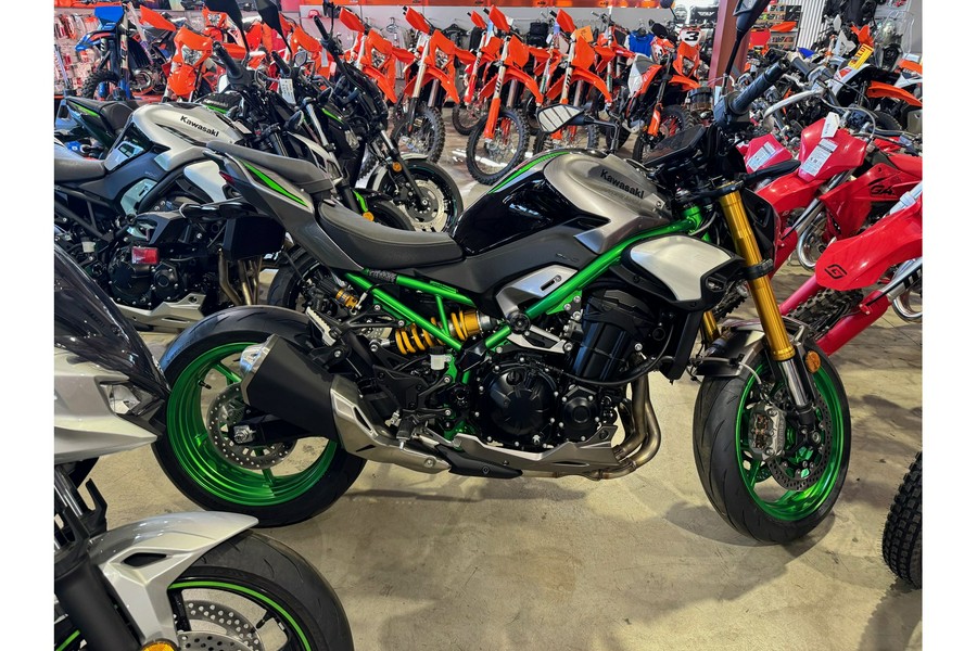 2025 Kawasaki Z900 SE ABS