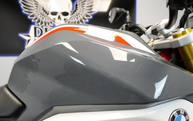 2022 BMW G 310 R Limestone Metallic