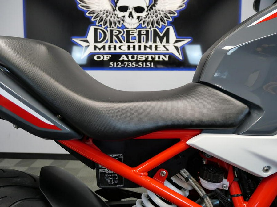 2022 BMW G 310 R Limestone Metallic