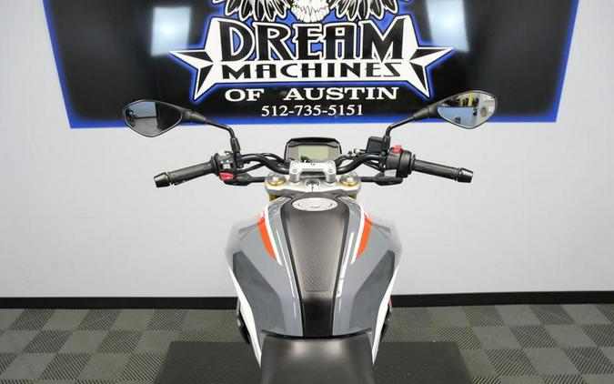 2022 BMW G 310 R Limestone Metallic