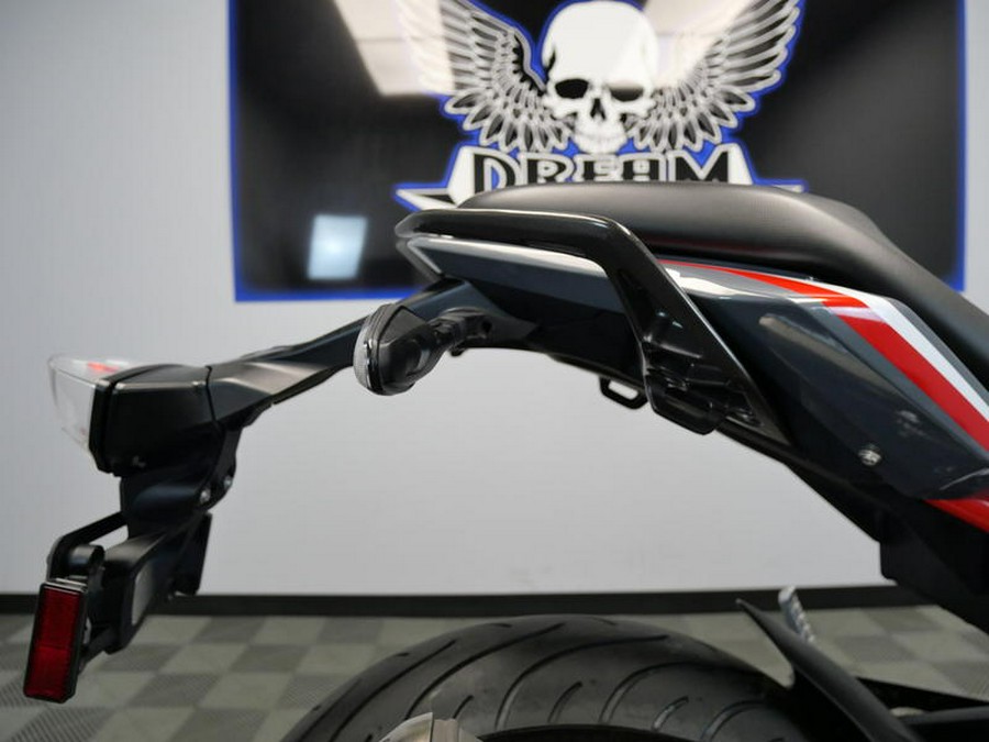 2022 BMW G 310 R Limestone Metallic