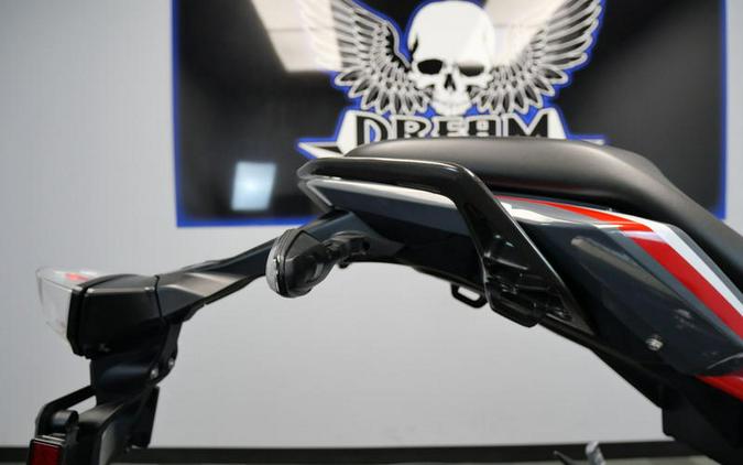 2022 BMW G 310 R Limestone Metallic