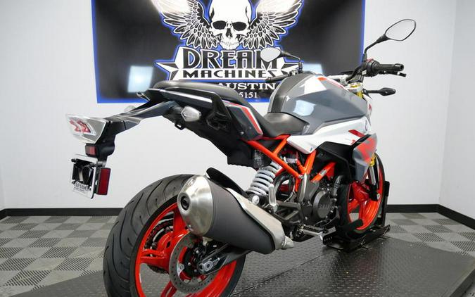 2022 BMW G 310 R Limestone Metallic