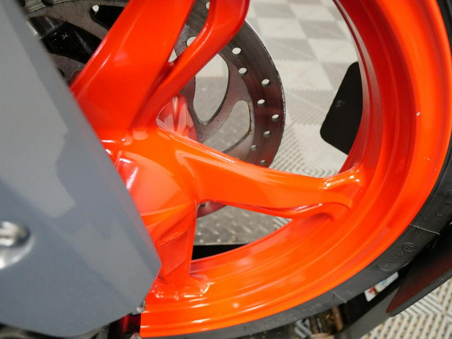 2022 BMW G 310 R Limestone Metallic