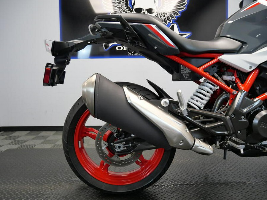 2022 BMW G 310 R Limestone Metallic