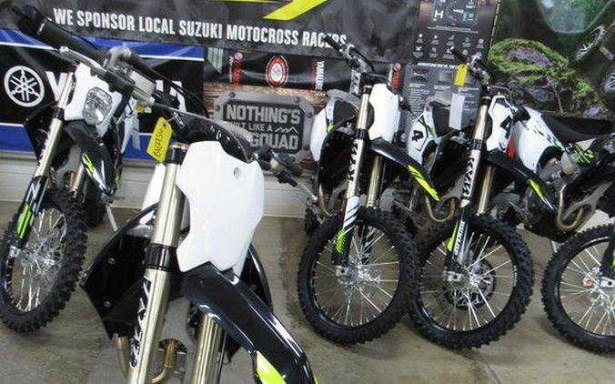 2026 Triumph TF 250-X Jet Black/Pure White