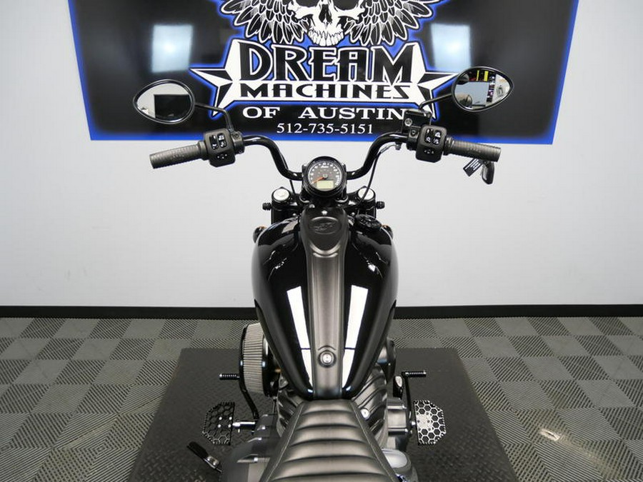 2023 Indian Motorcycle® Chief® Bobber ABS Black Metallic