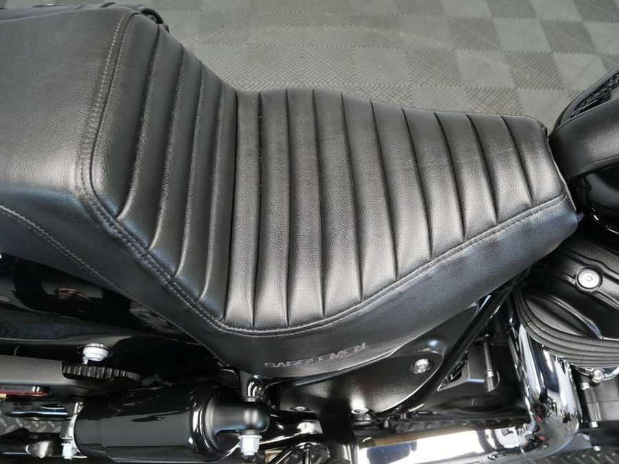 2023 Indian Motorcycle® Chief® Bobber ABS Black Metallic