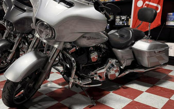 2015 Harley-Davidson® FLHXS - Street Glide® Special