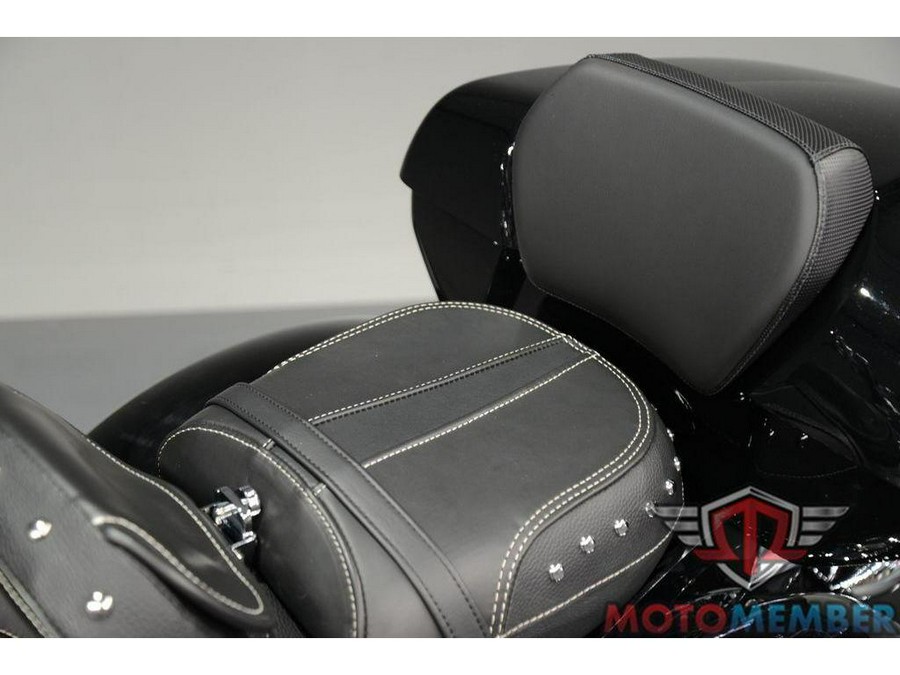 2022 Indian Motorcycle Springfield® Black Metallic/Dirt Track Tan