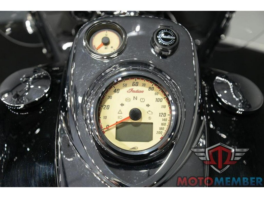 2022 Indian Motorcycle Springfield® Black Metallic/Dirt Track Tan