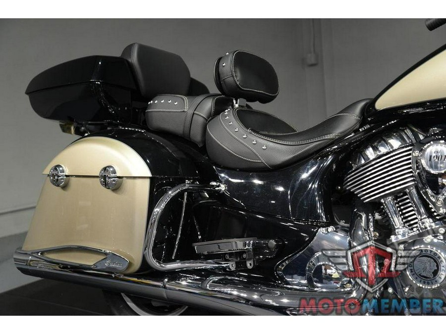2022 Indian Motorcycle Springfield® Black Metallic/Dirt Track Tan