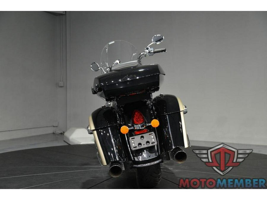 2022 Indian Motorcycle Springfield® Black Metallic/Dirt Track Tan
