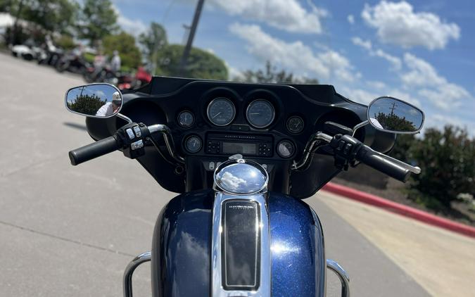 2013 Harley-Davidson® FLHTC Electra Glide® Classic BIG BLUE PEARL 646124