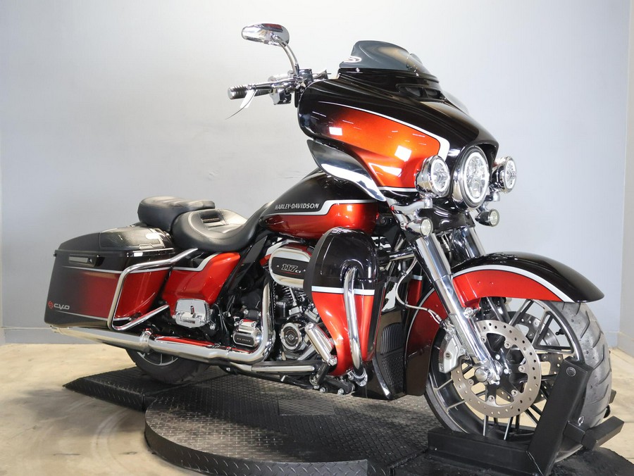 2021 Harley-Davidson CVO Street Glide FLHXSE