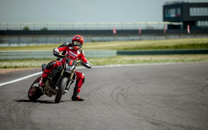 2026 Ducati Hypermotard 698 Mono Nera