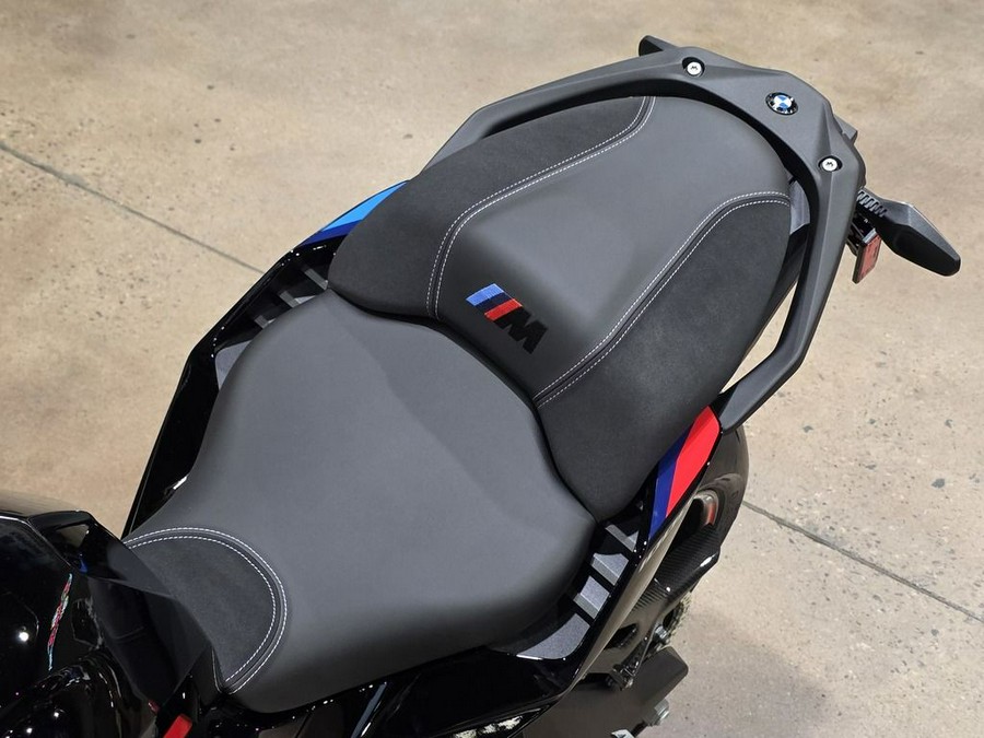 2026 BMW M 1000 XR