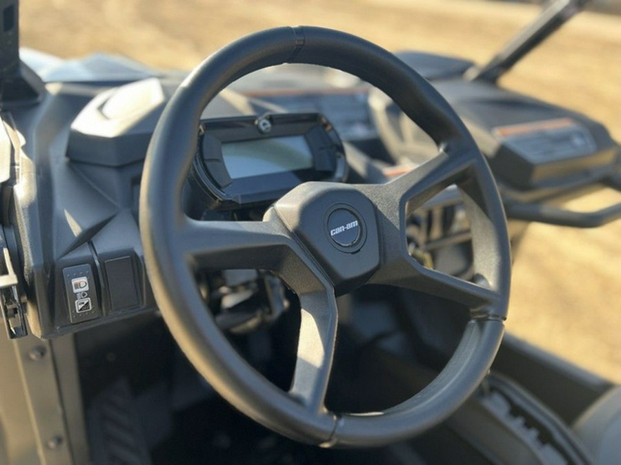 2026 Can-Am Maverick Trail DPS 700