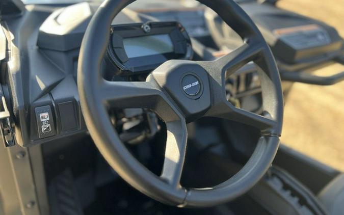 2026 Can-Am Maverick Trail DPS 700