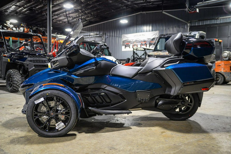 2024 Can-Am® Spyder RT Limited Dark Wheels