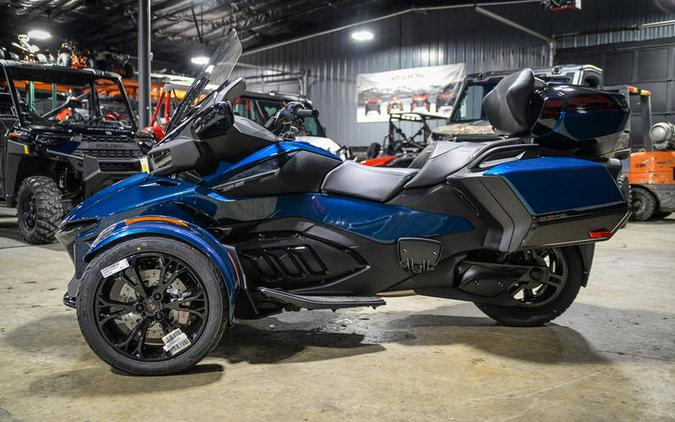 2024 Can-Am® Spyder RT Limited Dark Wheels