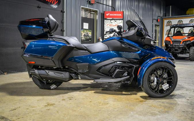 2024 Can-Am® Spyder RT Limited Dark Wheels