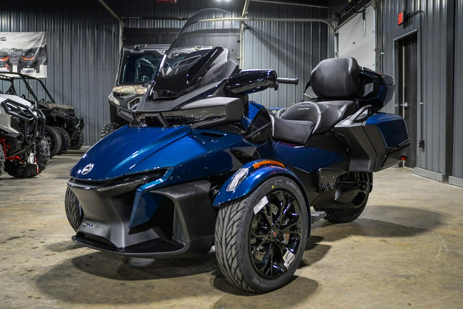 2024 Can-Am® Spyder RT Limited Dark Wheels