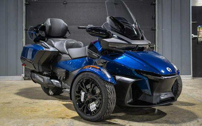 2024 Can-Am® Spyder RT Limited Dark Wheels