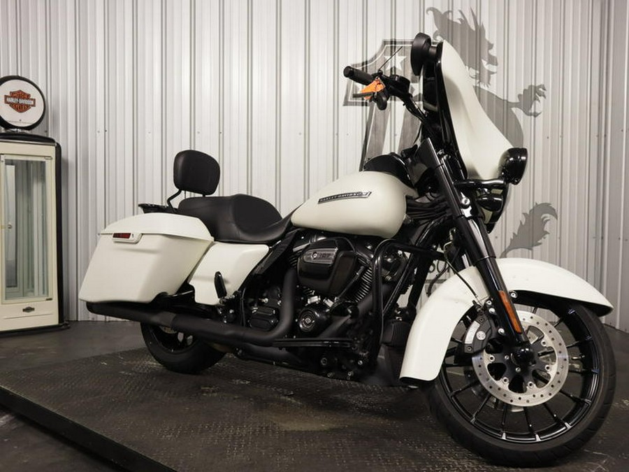 2018 Harley-Davidson® FLHXS - Street Glide® Special