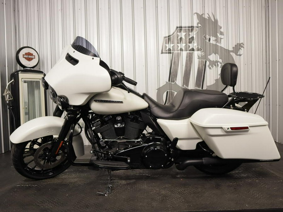 2018 Harley-Davidson® FLHXS - Street Glide® Special