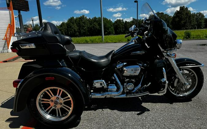 2017 Harley-Davidson Tri Glide Ultra Black