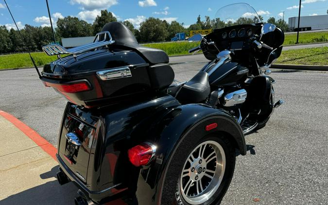 2017 Harley-Davidson Tri Glide Ultra Black