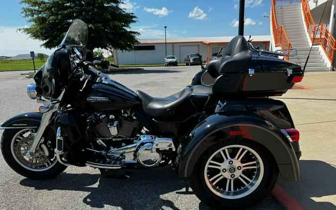 2017 Harley-Davidson Tri Glide Ultra Black