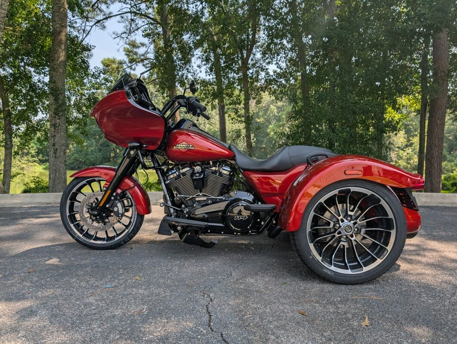 FLTRT 2025 Road Glide® 3