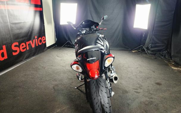 2011 SUZUKI GSX1300R - F102126