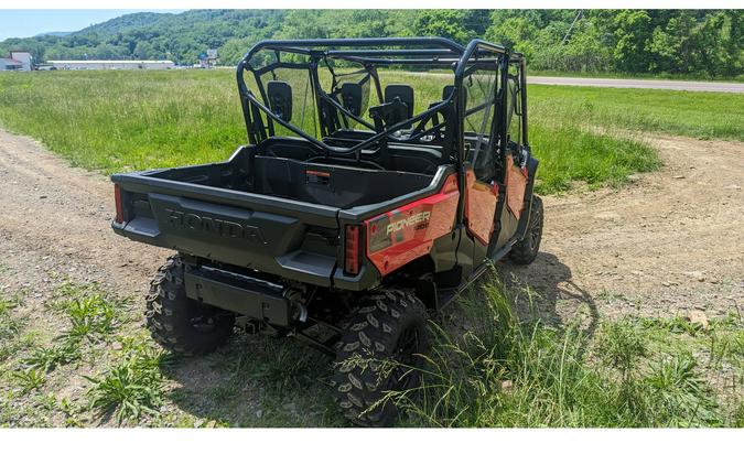 2024 Honda PIONEER 1000-6 DELUXE CREW