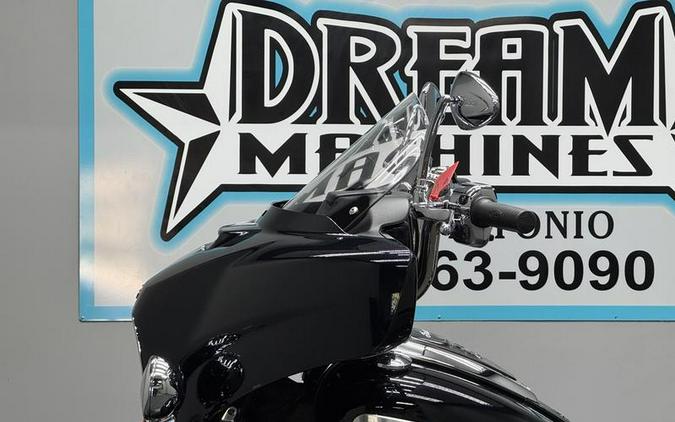 2021 Indian Motorcycle® Roadmaster® Limited Thunder Black Azure Crystal