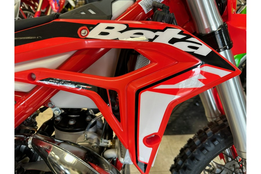 2025 Beta Motorcycles 300 Xtrainer 2" Lowboy