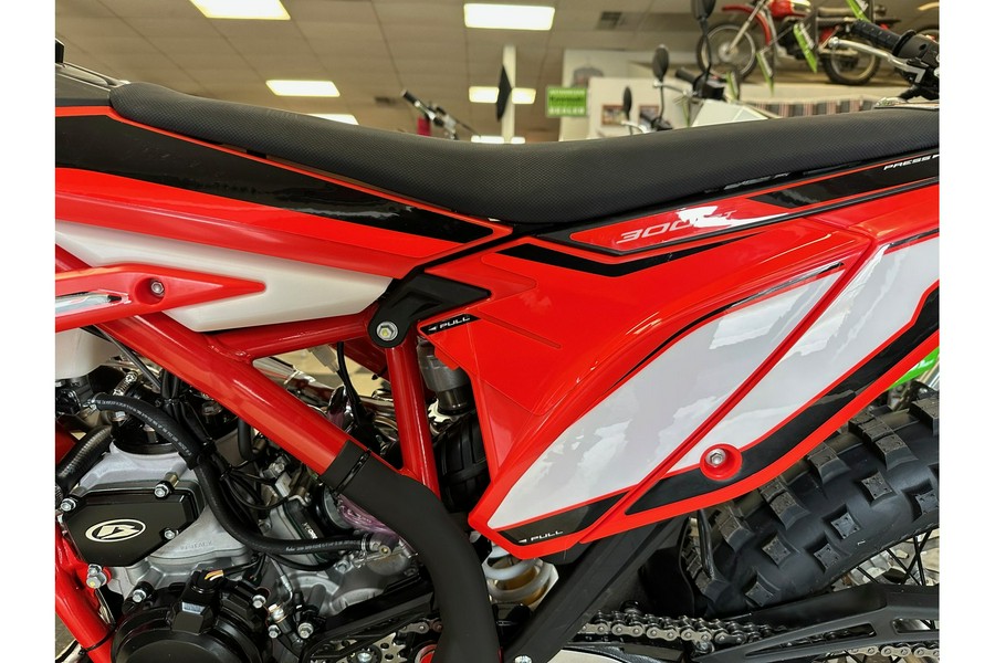 2025 Beta Motorcycles 300 Xtrainer 2" Lowboy