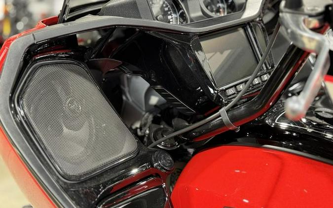 2023 Indian Motorcycle® Challenger® Dark Horse® Indy Red / Black Metallic