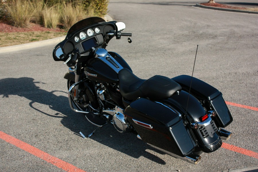2022 Harley-Davidson® FLHX Street Glide®