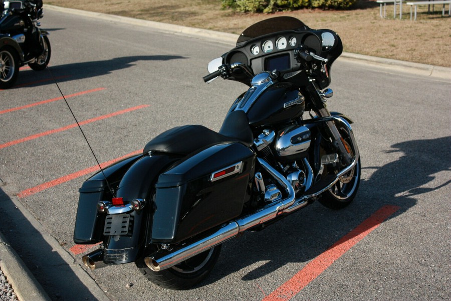 2022 Harley-Davidson® FLHX Street Glide®