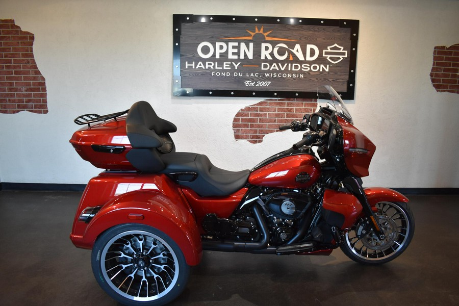 2026 Harley-Davidson® Street Glide 3 Limited Brilliant Red Black Trim