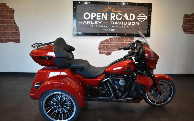 2026 Harley-Davidson® Street Glide 3 Limited Brilliant Red Black Trim