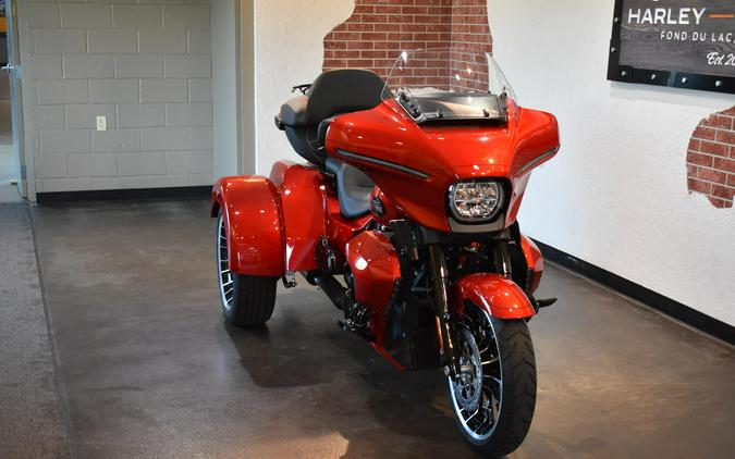 2026 Harley-Davidson® Street Glide 3 Limited Brilliant Red Black Trim