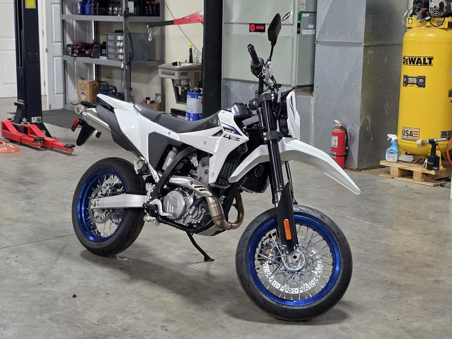 2025 Suzuki DR-Z 400SM