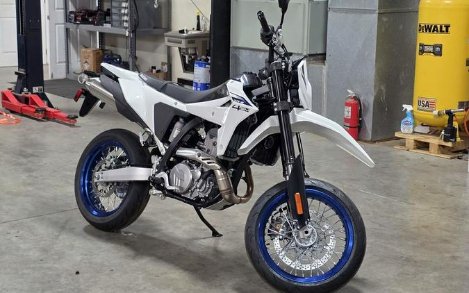 2025 Suzuki DR-Z 400SM