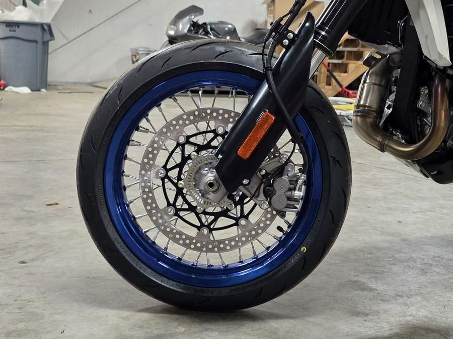 2025 Suzuki DR-Z 400SM