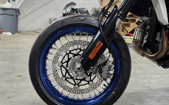 2025 Suzuki DR-Z 400SM